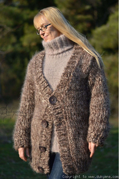 Chunky Vneck mens mohair cardigan in brown/CAM3